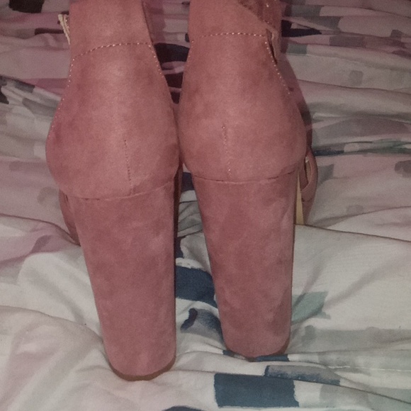 New JustFab Chic Rose Suede Size 7.5 Heels - Picture 4 of 4